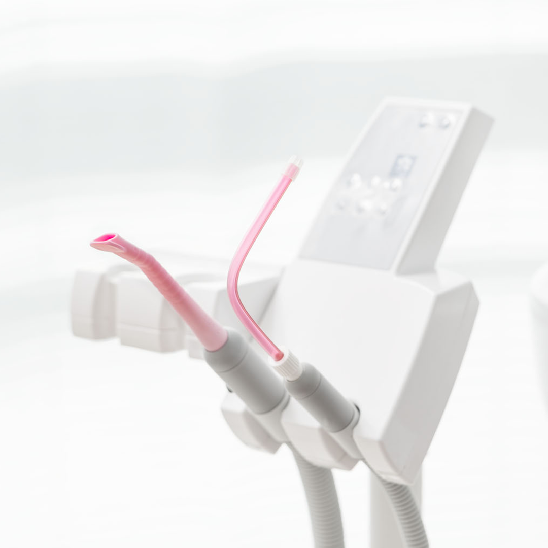 Éjecteurs de salive jetables flexibles colorés